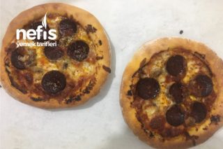 İtalyan Pizza (Orjinal Hamur) Tarifi