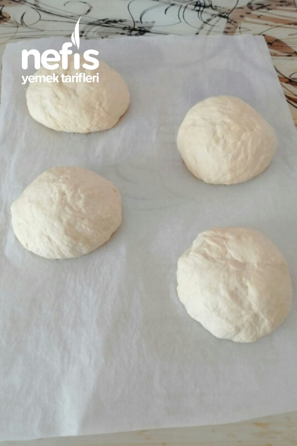 Ramazan pidesi şeklinde ekmek