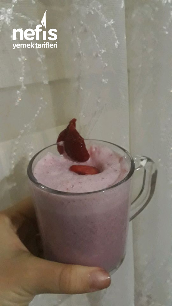 Çilekli Milkshake (2 Kişilik)