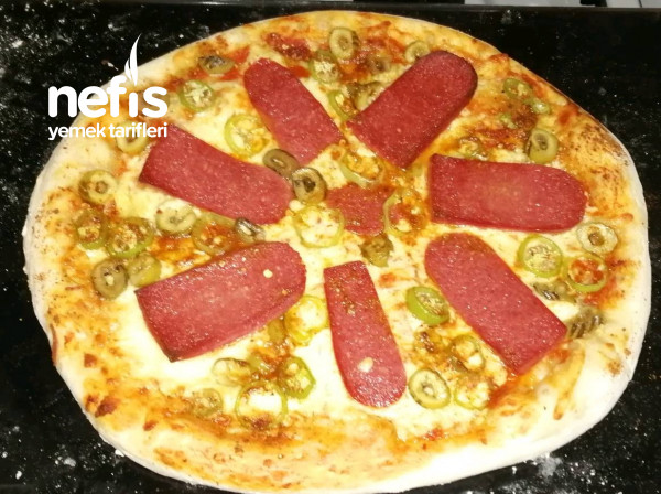 Sucuklu Pizza