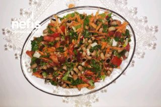 Kornişon Turşulu Börülce Salatası Tarifi