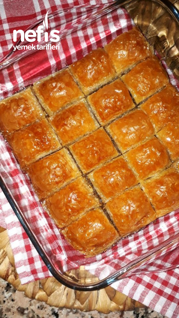 Cevizli Baklava (Sırrı Şerbetinde)