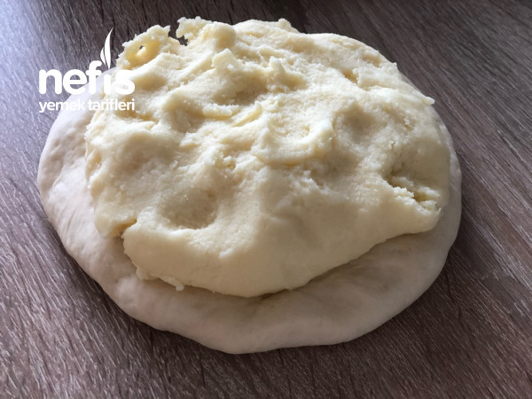 Osetya Çöreği (Patatesli Kaşarlı Çörek)