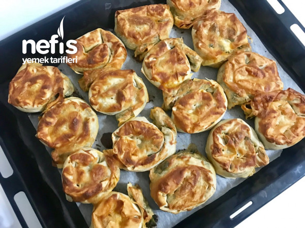 Beşamel Soslu Ispanaklı Börek