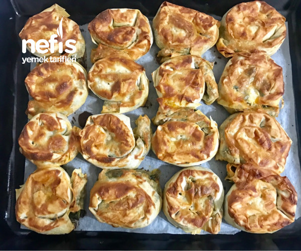 Beşamel Soslu Ispanaklı Börek