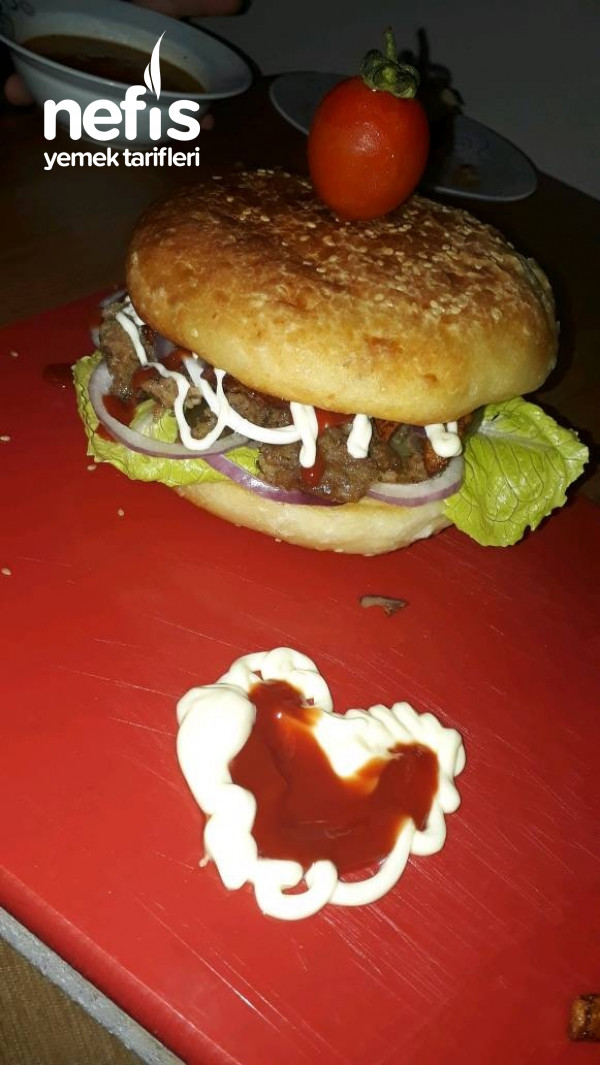 Ev Yapimi Hamburger (Yasemin Atalar'in Tarifi İle Birlikte)