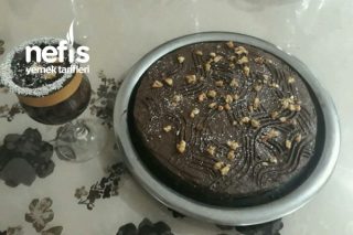 Bol Çikolatalı Yaş Pasta Tarifi