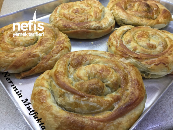 El Açması Ispanaklı Börek