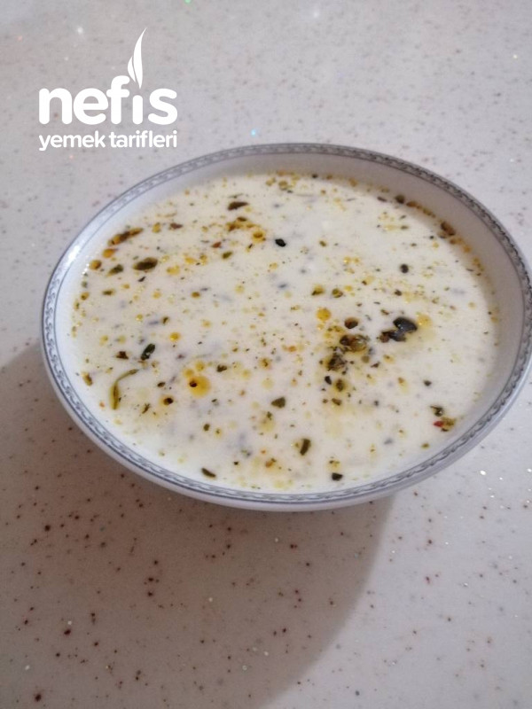 Arpa Şehriyeli Yoğurt Çorbası (Enfes Sosuyla)