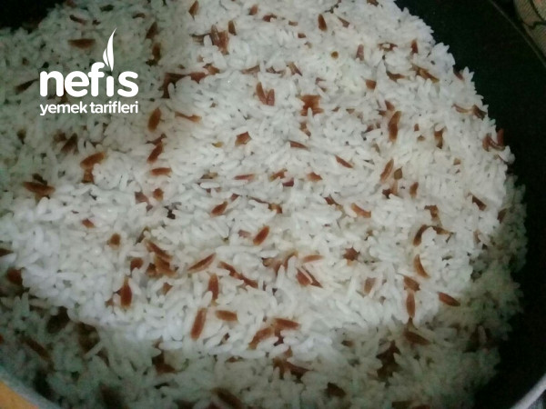 Arpa Sehriyeli Pirinç Pilavi