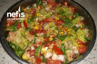 Ton Balıklı Salata (Pratik Ve Lezzetli) Tarifi