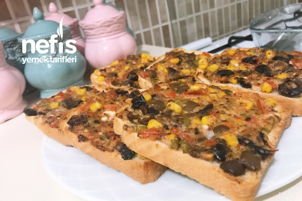 Kahvaltılık Tost Ekmeğinden Pizza Tarifi