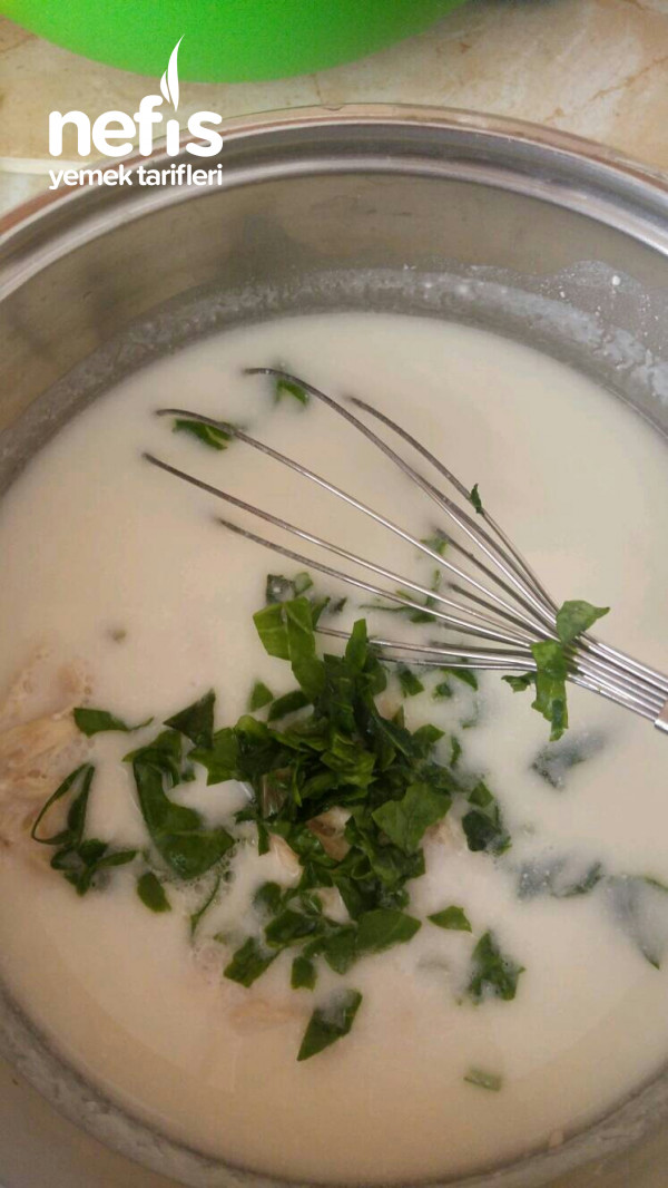 Tavuklu,ıspanakli Yogurt Çorbasi