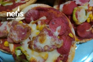Mini Pizza (Hamburger Ekmeğiyle) Tarifi
