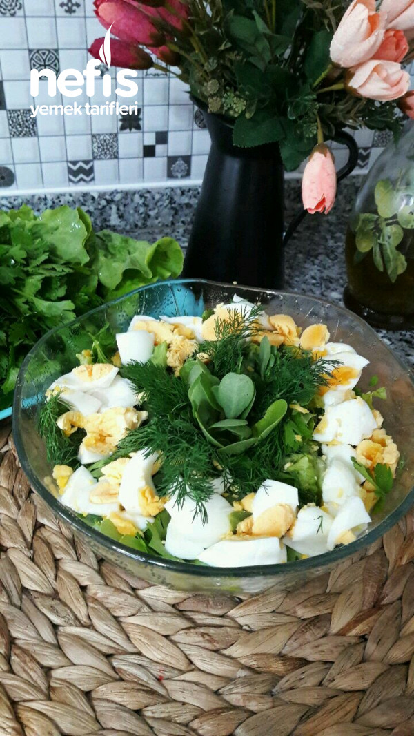 Semizlik Salatası (Sabah Kahvaltılarında Harika)