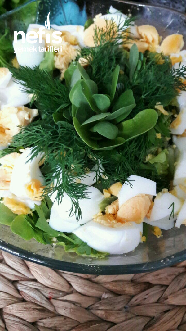 Semizlik Salatası (Sabah Kahvaltılarında Harika)