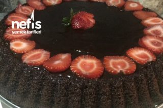 Tart Kalıbında Enfes Çikolata Soslu Kek Tarifi