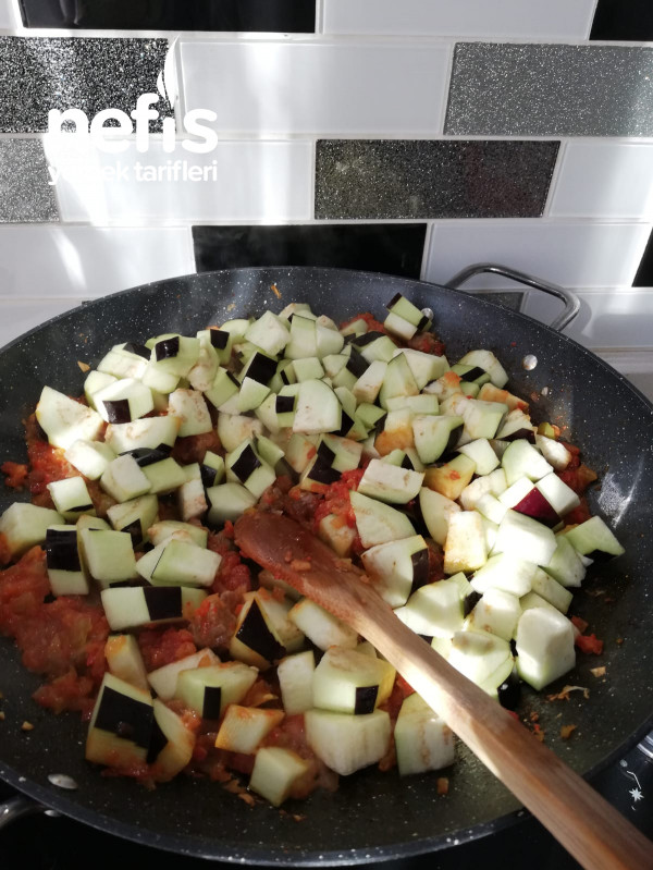 Patlıcanlı Et Kavurma (Türlü, Patlıcan Kebabı)