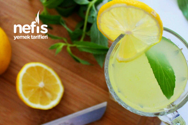 Az Malzeme İle Çok Lezzet Ferahlatıcı Limonata