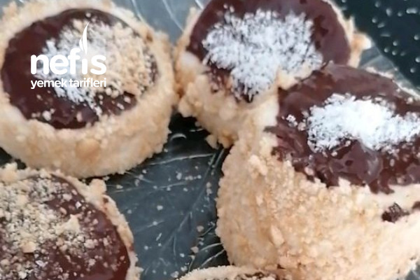 Çikolata Soslu Muhallebili Bardak Tatlısı (Videolu)
