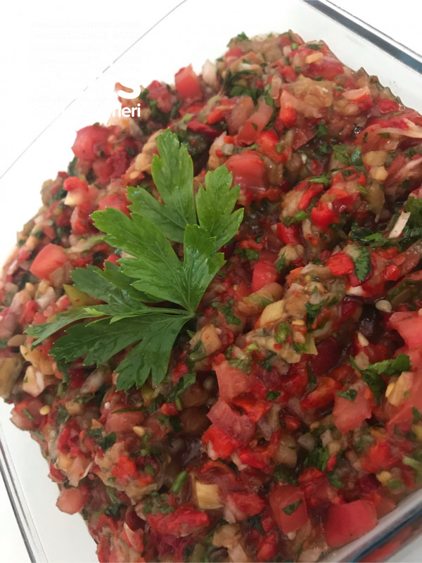 Közlenmiş Patlıcanlı Salata