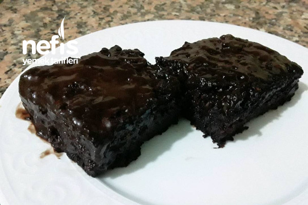 Brownie Tadında Çikolata Soslu Yeşil Kabaklı  Kek (Bayılacaksınız) Tarifi