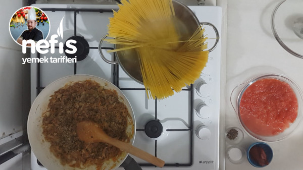 Ustasından Tüm Püf Noktalarıyla Bolonez Soslu Spagetti (Videolu)