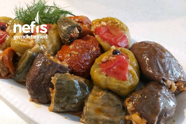 Zeytinyağlı Enfes Dolma (Fıstıklı Üzümlü)