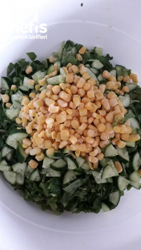 Mısır Ve Salatalıklı Semiz Otu Salatası