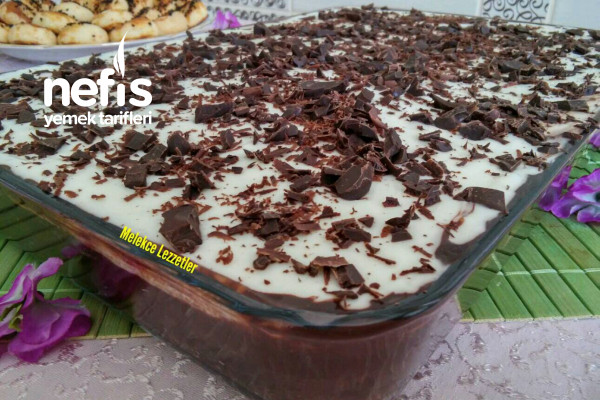 Çikolata Soslu Kremalı Pamuk Kek (Kalabalık Misafirler İçin Islak Kek)