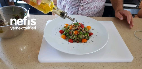 Avokadolu Kinoa Salatası