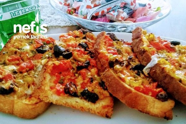 Nefis Kahvaltılık Pratik Ekmek Pizzası Tarifi