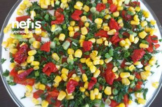 Salatalıklı Yoğurtlu Salata Tarifi