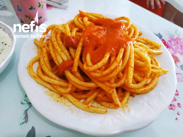 Sosisli Spagetti