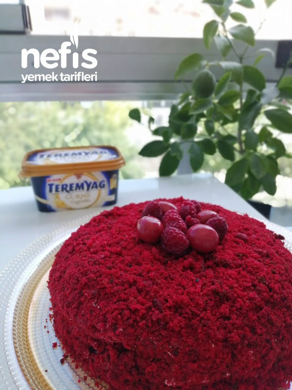 Frambuazlı Red Velvet Cake