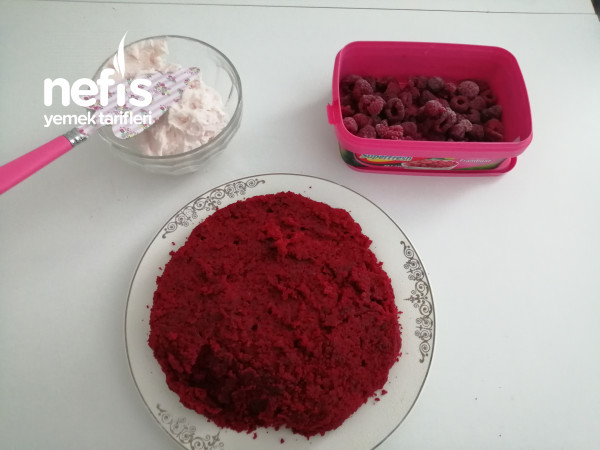 Frambuazlı Red Velvet Cake