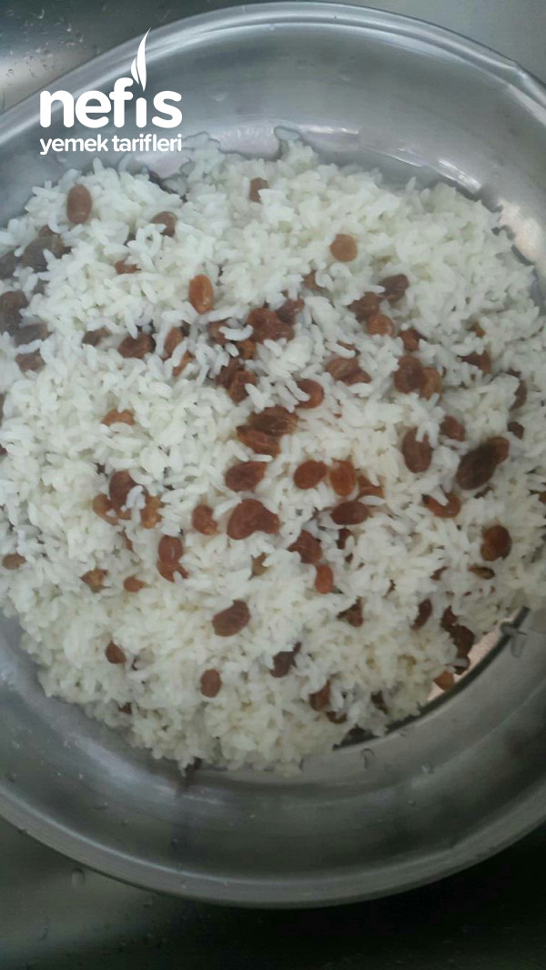 Kuru Üzümlü Pirinç Pilavi