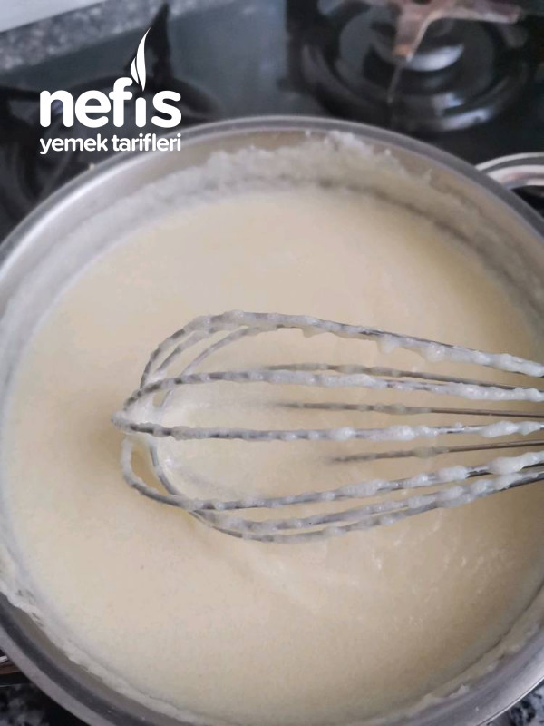 Tart Kalıbında Çikolata Soslu İrmikli Muhallebi Nefis Yemek Tarifleri