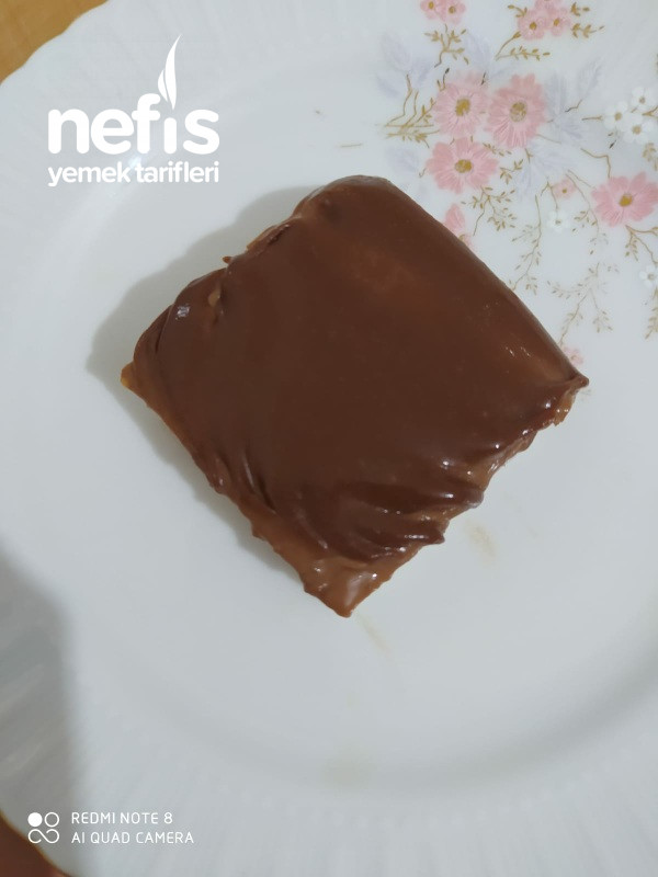 İrmikli Çikolata Ganajlı Tatlı (Aşırı Pratik)