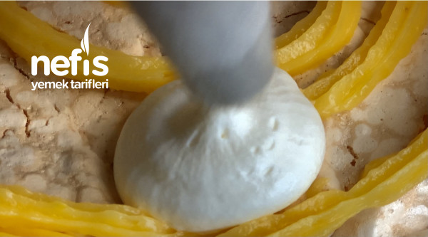 Teremyağlı Limon Kremalı Pavlova Pastası (Bir Balerin Gibi) (Videolu)