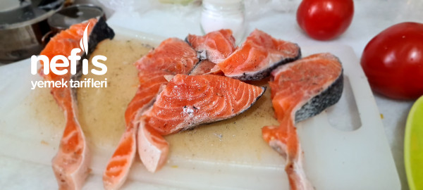 Güveçte Karidesli Somon Balığı