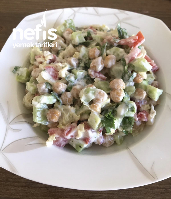 Yoğurtlu Nohut Salatası