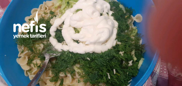 Az Malzemeli Çok Lezzetli Makarna Salatası