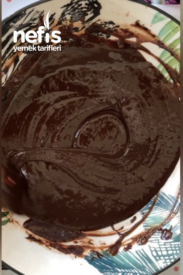 Beyaz Çikolatalı Fıstıklı Lav Kek Nefis Yemek Tarifleri
