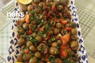 Zeytin Salatası (Kurutma Domatesli) Tarifi