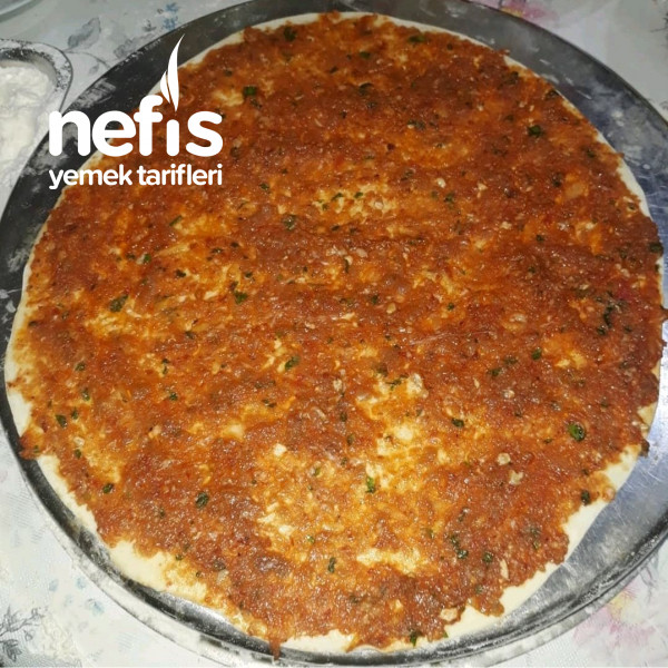 Lahmacun (Tavada fırından yeni çıkmış gibi Nefis)