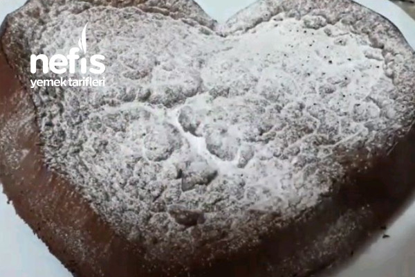 Sadece İki Malzemeyle Muhteşem Çikolatalı Kek (Videolu)
