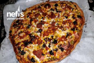 Bol Malzemeli İncecik Hamurlu Pizza Tarifi