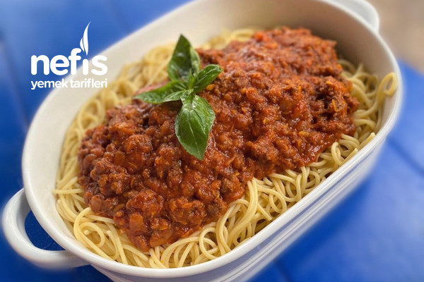 Bolonez Soslu Spagetti (Spaghetti Bolognese)
