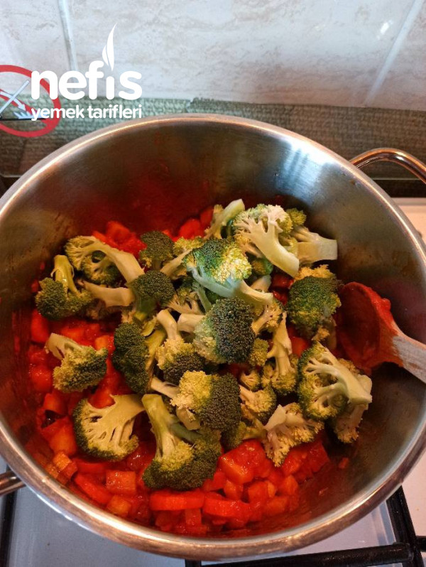 Nefis Zeytinyağlı Brokoli Yemeği